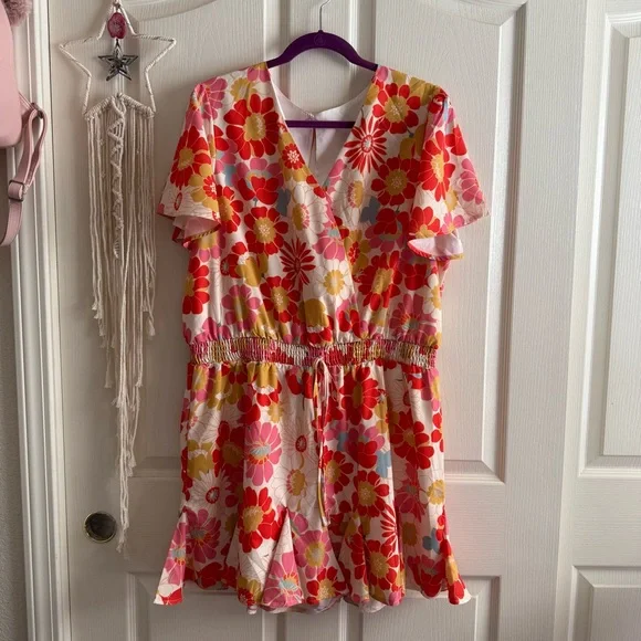 Retro Floral Pink and Orange Ruffle Short Romper Size 2X - Picture 2 of 8